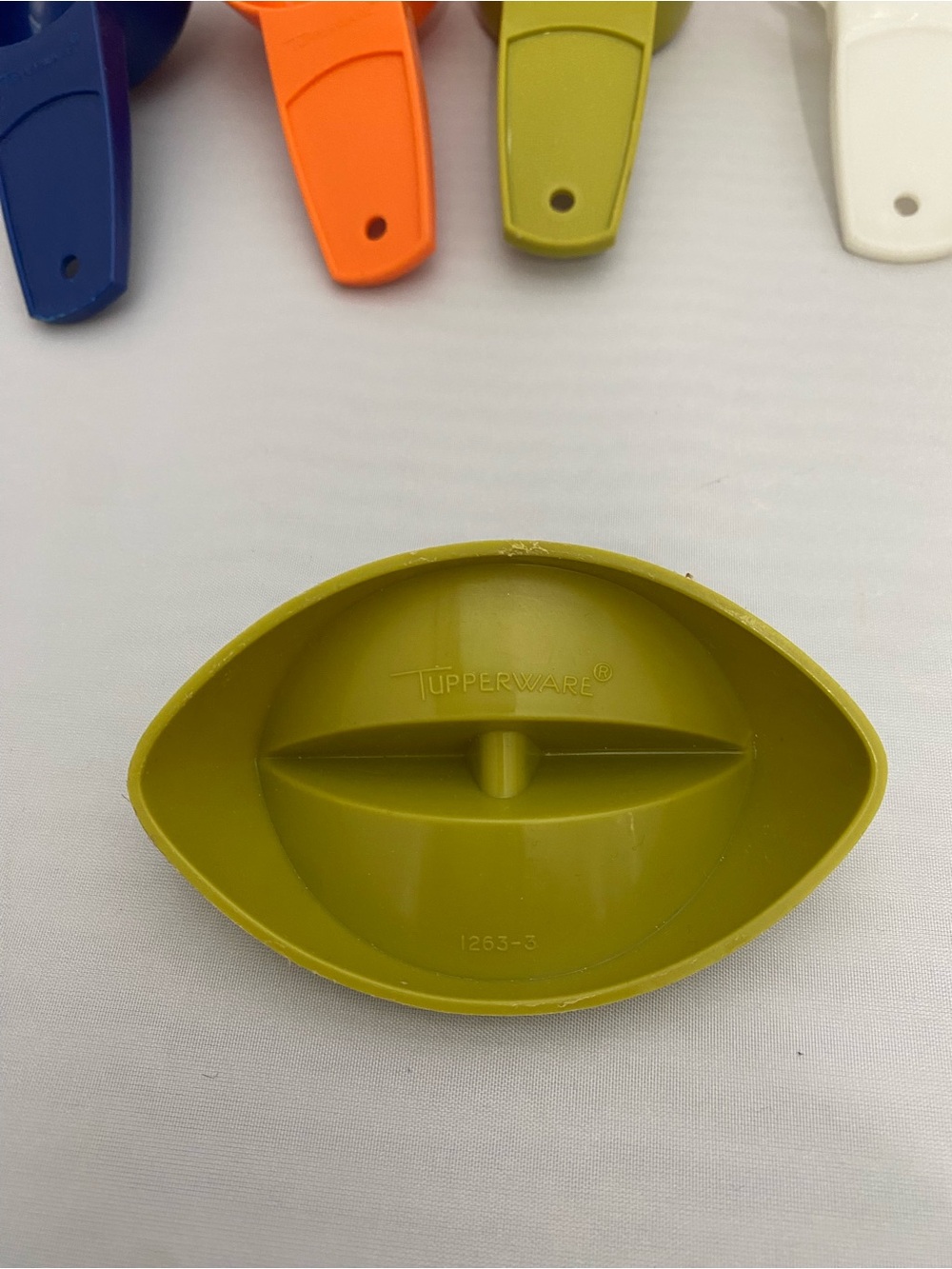 Colorful Tupperware Kitchen Gadgets - Picture 3 of 10